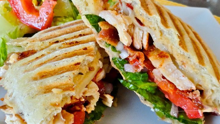 Panini corner (level R, outdoor)