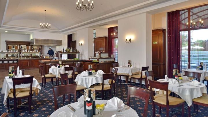 Italian Restaurant "Al Dente" (level R)