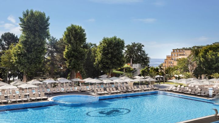 Pools & Strand