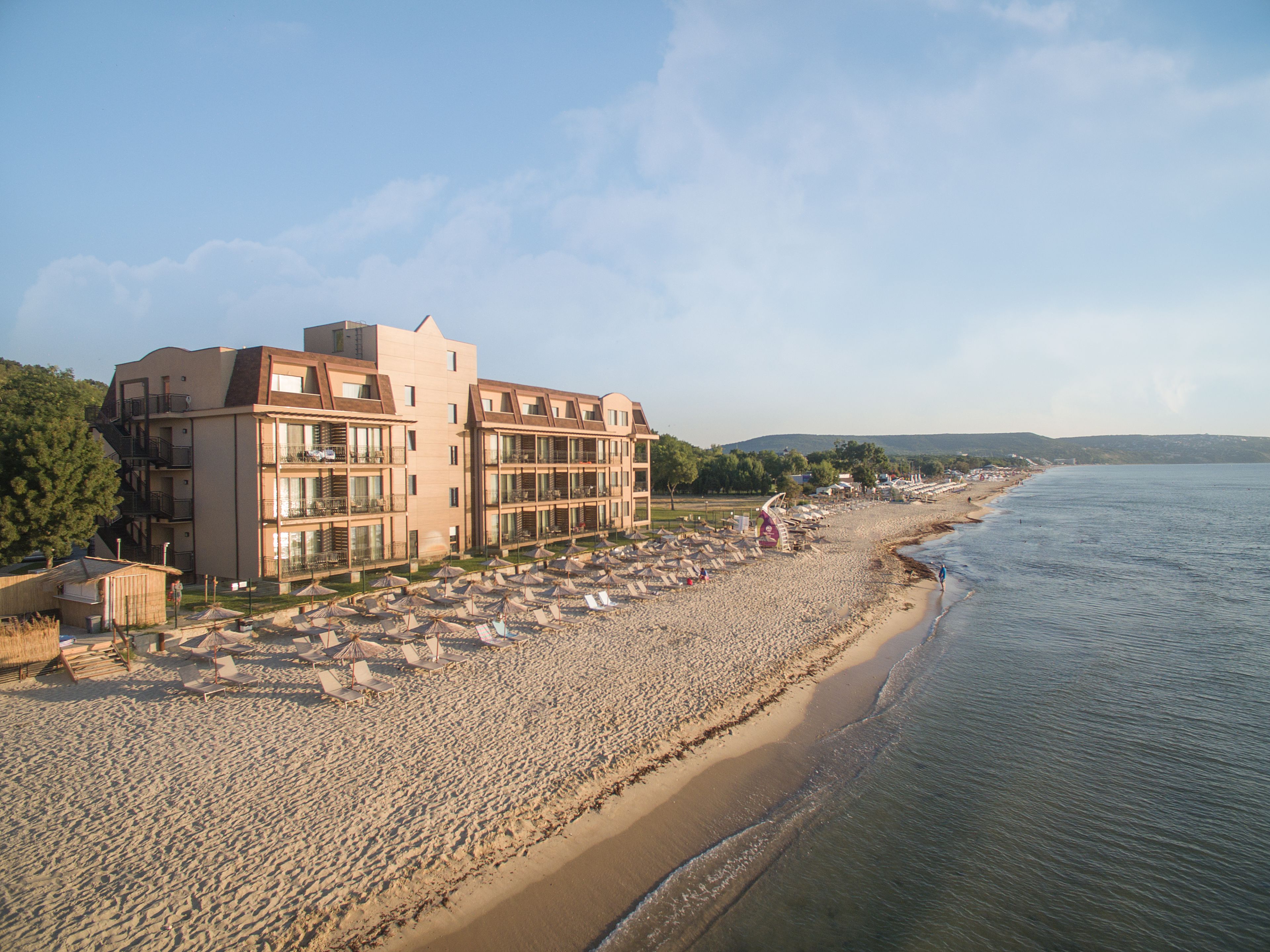 Effect Algara Beach Resort 1