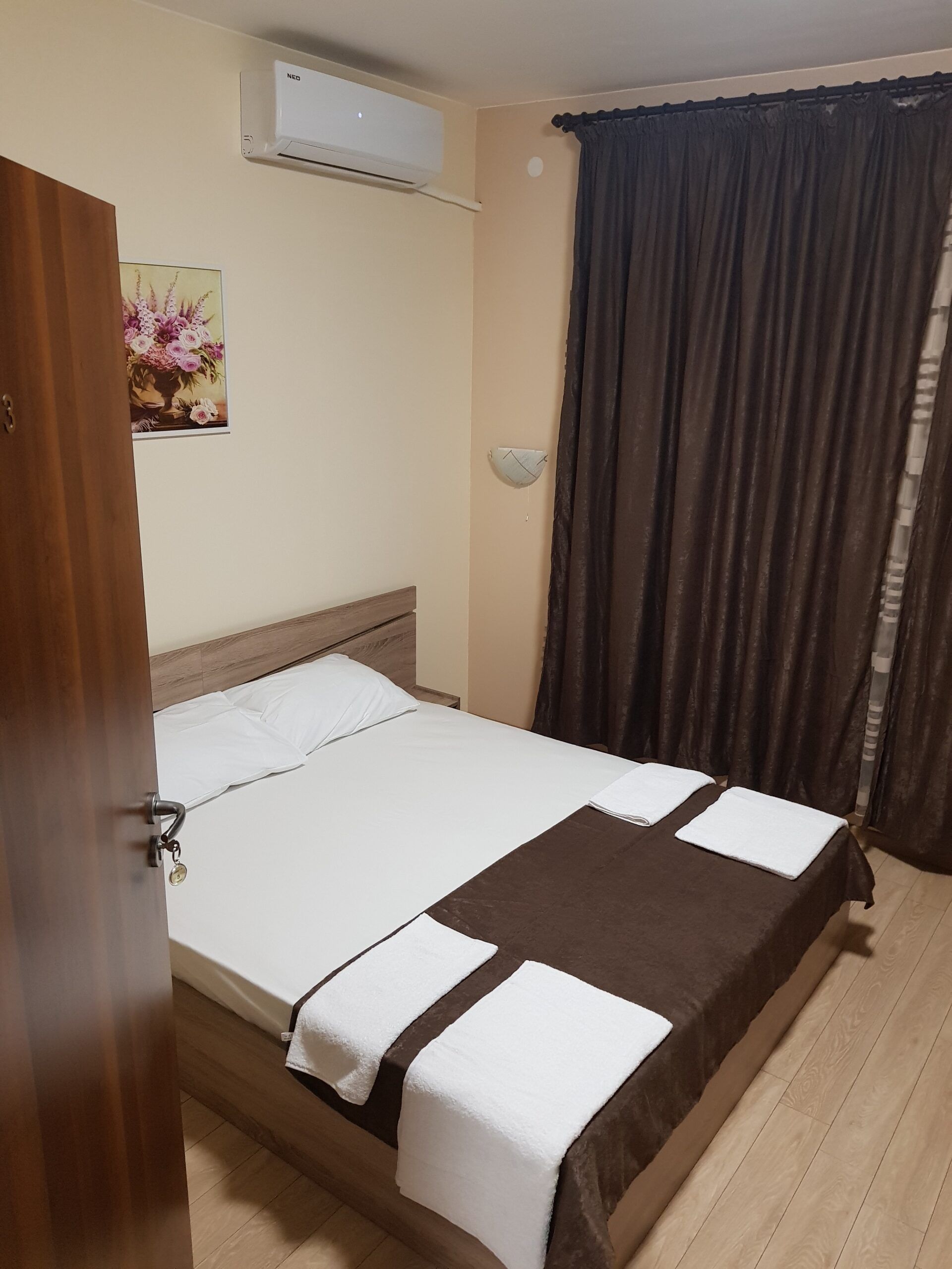 TWAIN APART&ROOMS 3